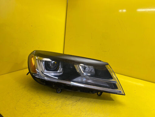 Reflektor VW Touareg LIFT 2014- Reflektor Lampa R Xenon USA