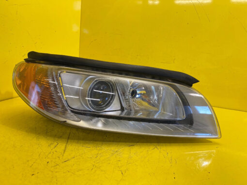 Reflektor Lampa Prawa Volvo S80 V70 XC70 07-13 Xenon