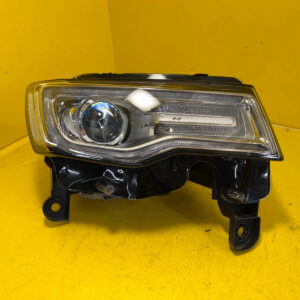 Reflektor Jeep Grand Cherokee WK2 Bi Xenon LED LAMPA PRAWA