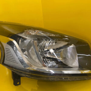 Reflektor Lampa PRAWA Renault Trafic III ZWYKŁA 14-