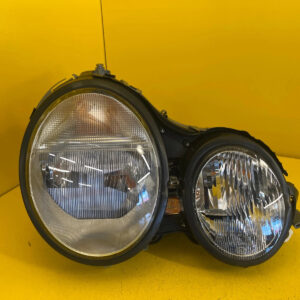 Reflektor LAMPA PRAWA MERCEDES E-KLASA W210 XENON