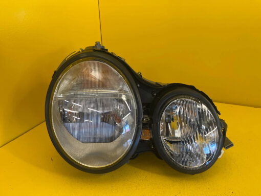 Reflektor LAMPA PRAWA MERCEDES E-KLASA W210 XENON