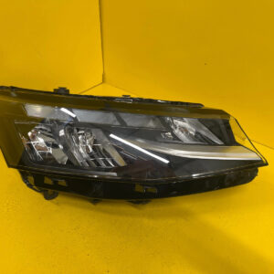 Reflektor VW PASSAT B8 HALOGEN PRAWY PRZÓD 3G0941700 LED
