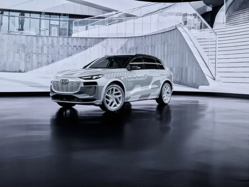 Audi Q6 E-Tron - spojrzenie w przyszłość zrównoważonych wnętrz nasyconych technologią_07