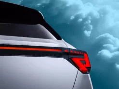 Miejski elektryczny SUV Toyoty - stylowy konkurent Volvo EX30, premiera w 2024_04-reflektor-tył