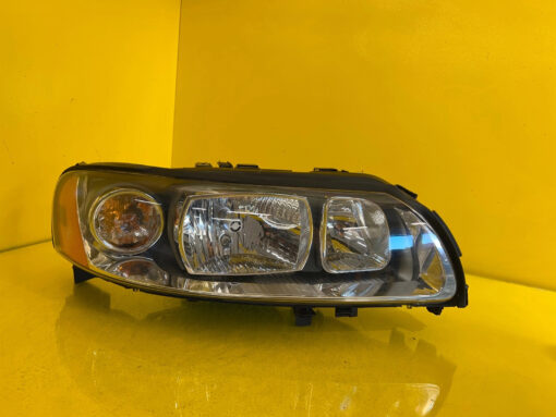 Reflektor LAMPA PRAWA Volvo S60 I V70 II LIFT 30698836