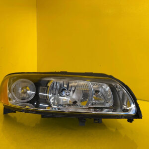 Reflektor LAMPA PRAWA Volvo S60 I V70 II LIFT 30648219 XENON