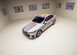 Rewolucyjna estetyka - samochód BMW i5 Art z możliwością zmiany koloru_01