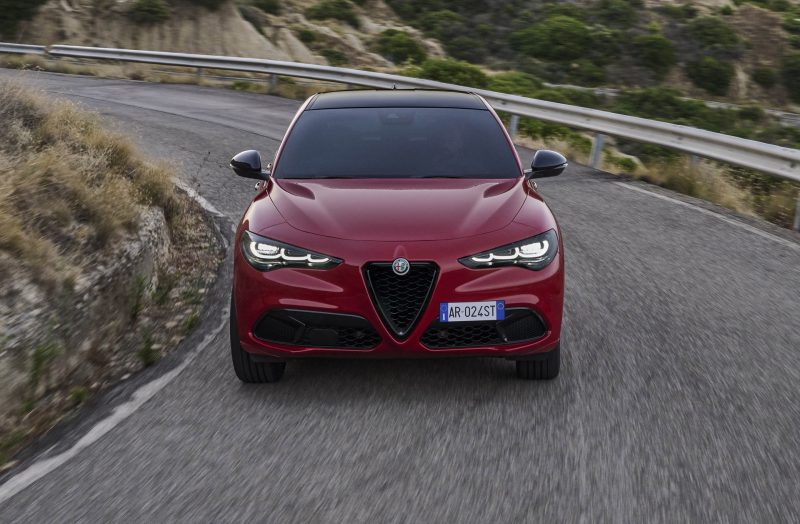 W 2025 roku na rynku pojawi się elektryczna Alfa Romeo Stelvio oraz Giulia-2024-alfa-romeo-stelvio-tributo-italiano_100905618_h