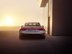 Audi E-Tron GT 2025 - Kompleksowa zapowiedź i ekscytujące nowe dodatki-2025-Audi-E-Tron-GT-Prototype-2