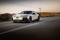 Audi E-Tron GT 2025 - Kompleksowa zapowiedź i ekscytujące nowe dodatki-2025-Audi-E-Tron-GT-Prototype-23