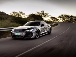 Audi E-Tron GT 2025 - Kompleksowa zapowiedź i ekscytujące nowe dodatki-2025-Audi-E-Tron-GT-Prototype-29