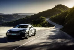 Audi E-Tron GT 2025 - Kompleksowa zapowiedź i ekscytujące nowe dodatki-2025-Audi-E-Tron-GT-Prototype-30