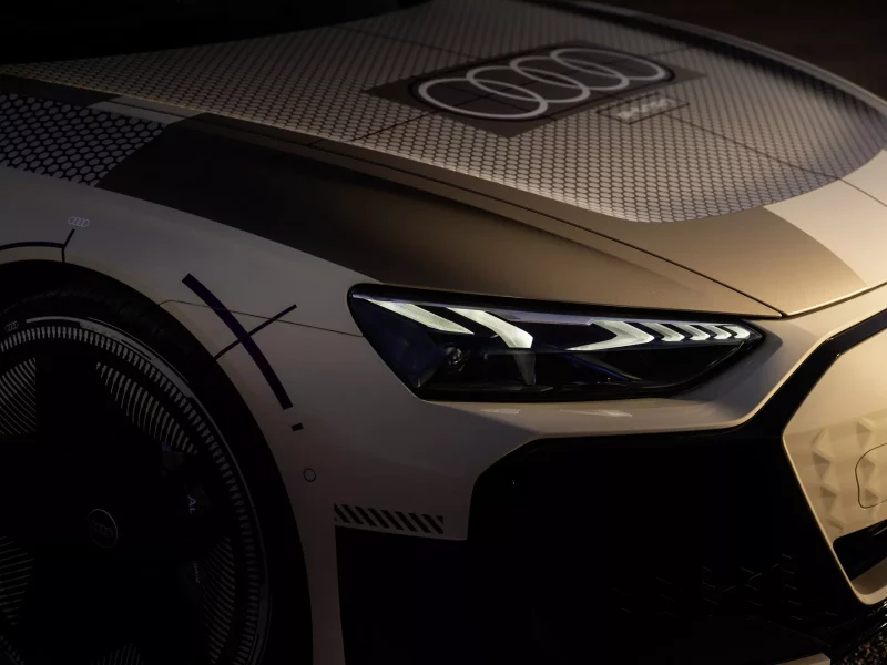 Audi E-Tron GT 2025 - Kompleksowa zapowiedź i ekscytujące nowe dodatki-Reflektory-2025-Audi-E-Tron-GT-Prototype-21