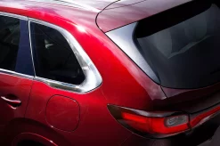 Flagowy SUV Mazdy CX-80 zaprezentowany w Europie, premiera 18 kwietnia-Mazda-CX-80-Teaser-1s