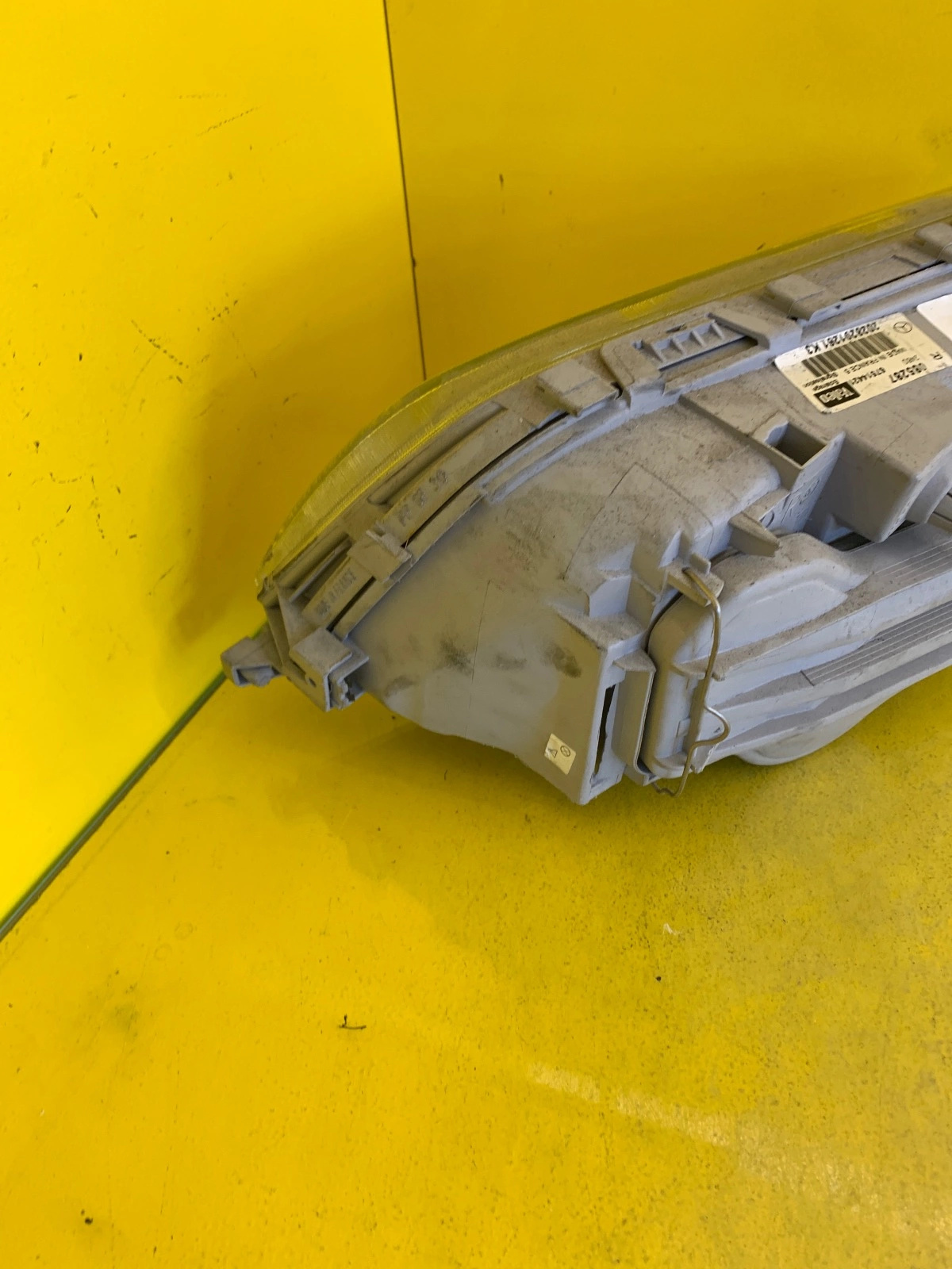 Reflektor Mercedes W202 Lampa Prawa Przód A2028201261 Autolamps 5 Reflektor Mercedes W202 Lampa Prawa Przód A2028201261