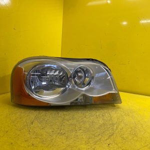 Reflektor Lampa Prawa VOLVO XC90 XC 90 XENON Autolamps Reflektor Lampa Prawa VOLVO XC90 XC 90 XENON