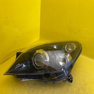 Reflektor LAMPA LEWA Opel Astra III H Bi-Xenon nieskretna