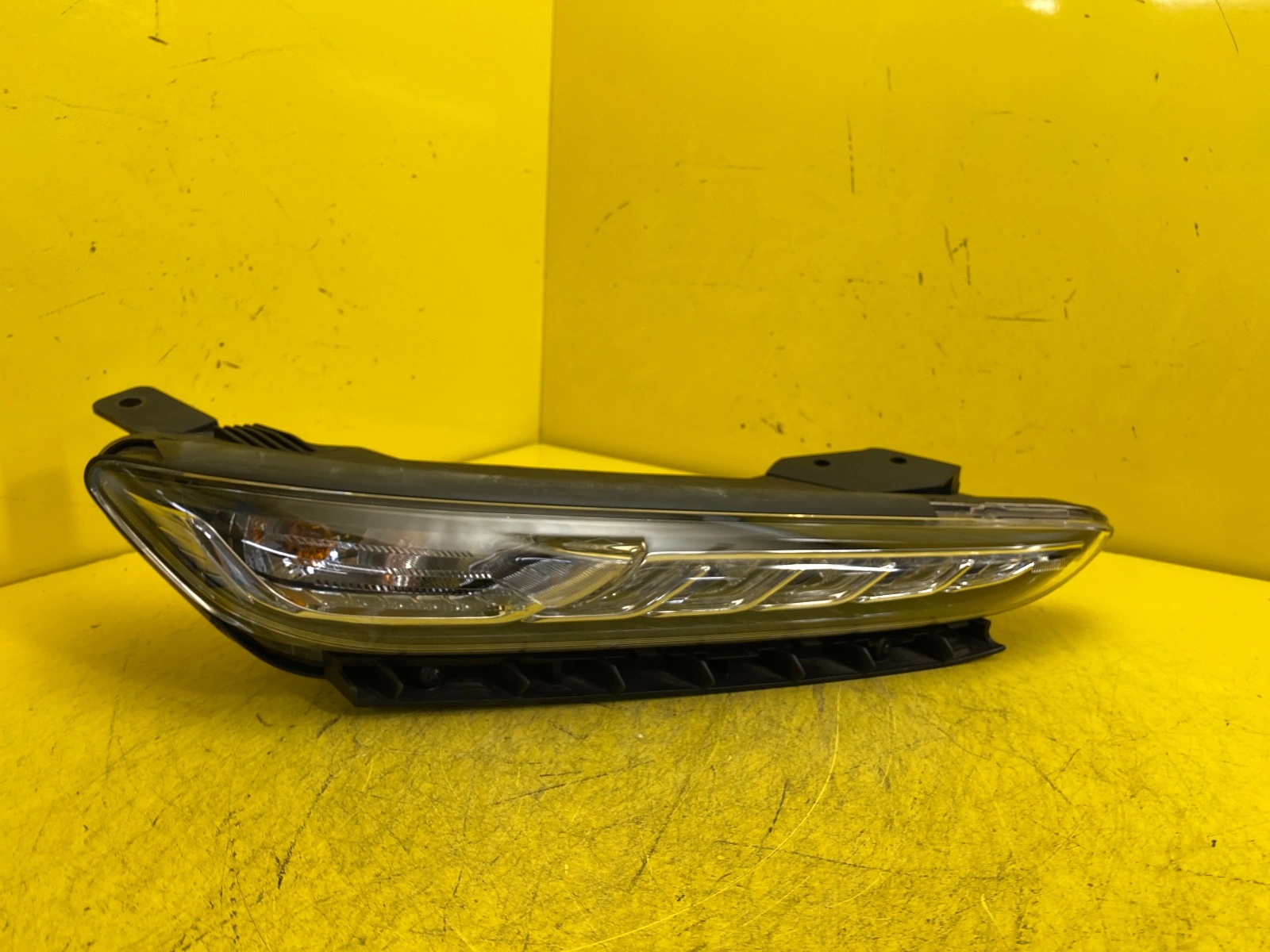 Reflektor LAMPA PRAWA HYUNDAI KONA 17-20 GÓRNA LED Autolamps Reflektor LAMPA PRAWA HYUNDAI KONA 17-20 GÓRNA LED
