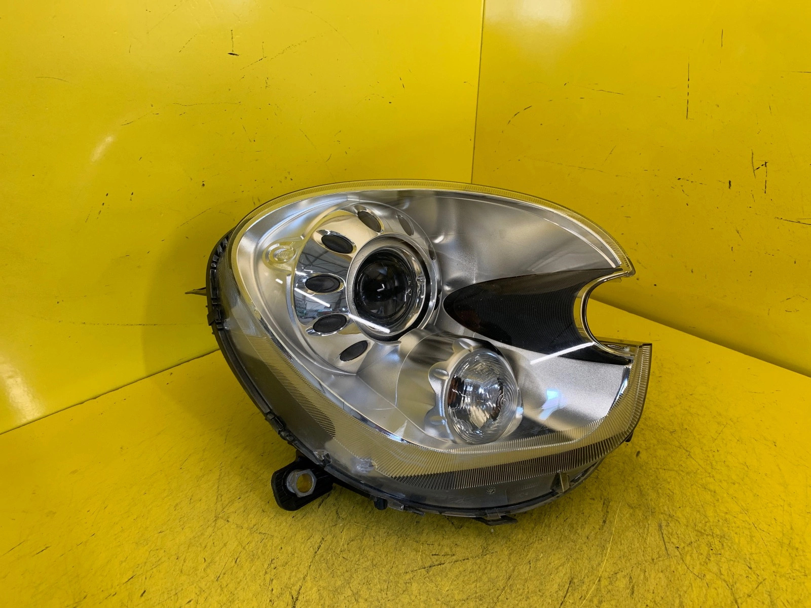 Reflektor Lampa Prawa Mini Countryman R60 Xenon Autolamps Reflektor Lampa Prawa Mini Countryman R60 Xenon