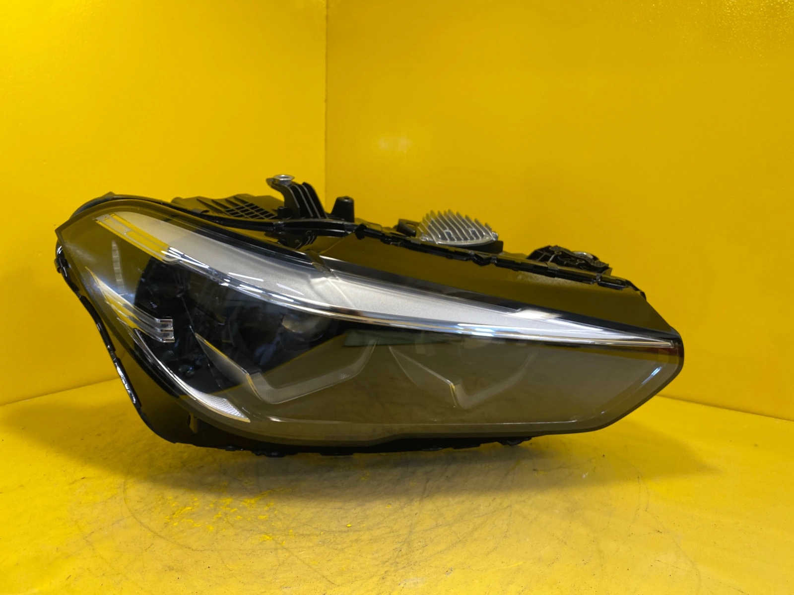 Reflektor LAMPA PRAWA BMW X5 G05 FULL LED Autolamps Reflektor LAMPA PRAWA BMW X5 G05 FULL LED