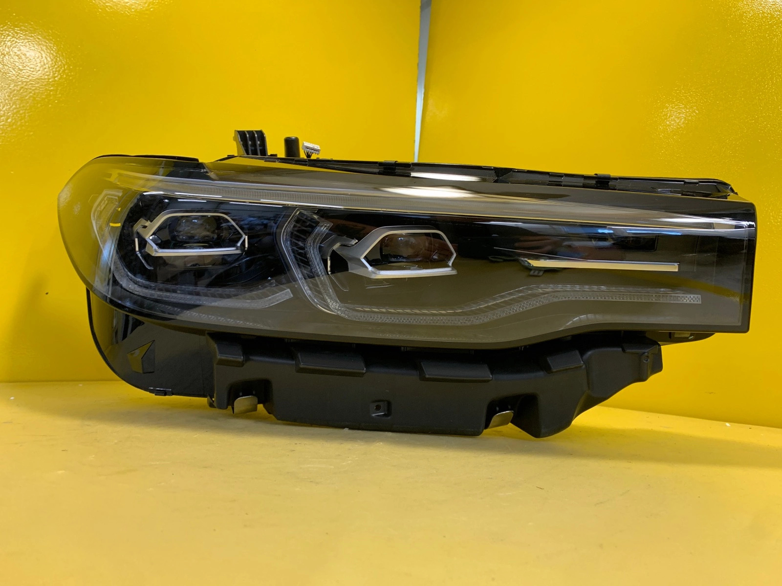 Reflektor Lampa Prawa BMW X7 G07 FULL LED ADAPTIVE 9481820-05 Autolamps Reflektor Lampa Prawa BMW X7 G07 FULL LED ADAPTIVE 9481820-05