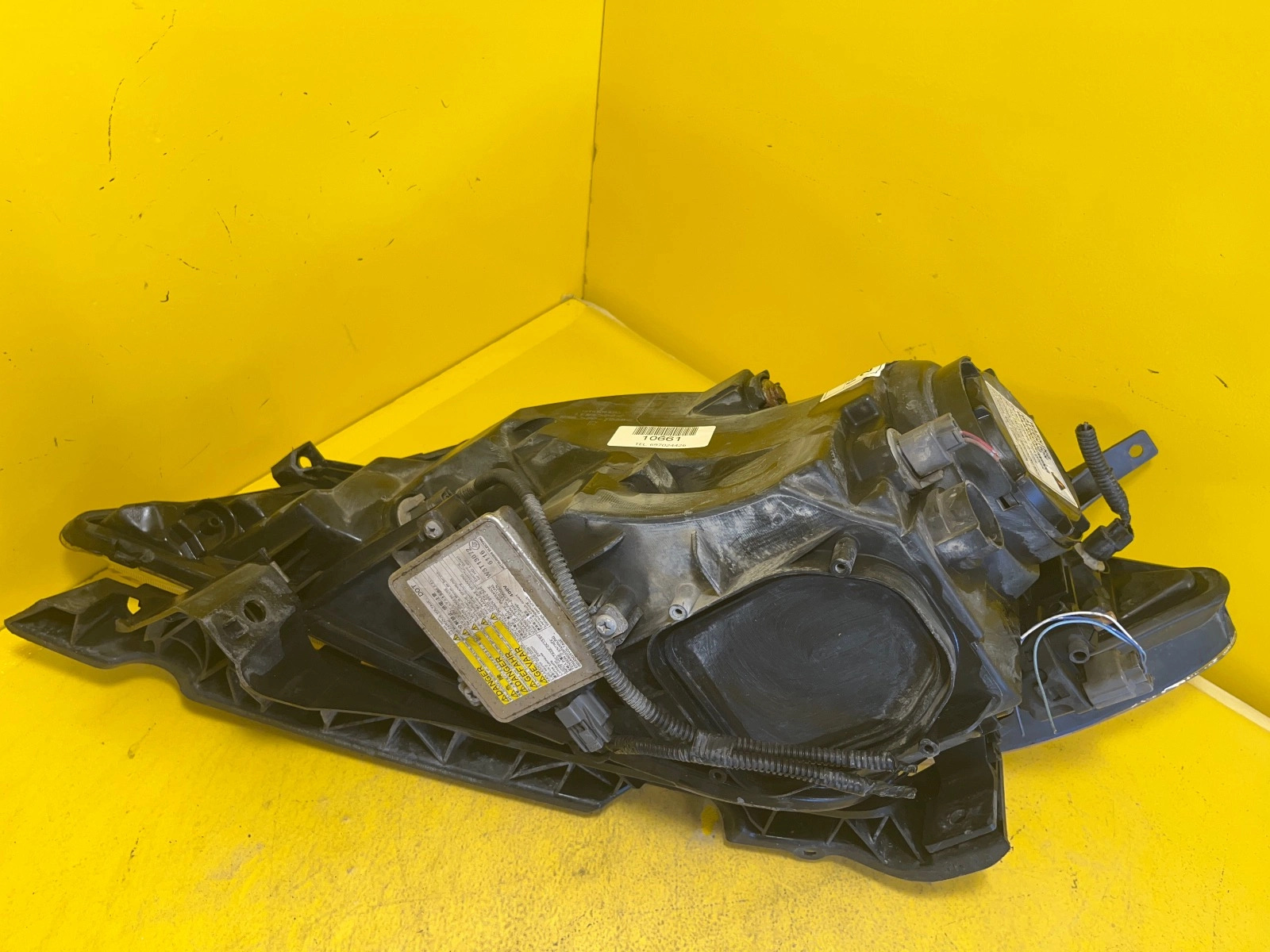 Reflektor Lampa Prawa Honda HR-V 15-18 XENON Autolamps 2 Reflektor Lampa Prawa Honda HR-V 15-18 XENON