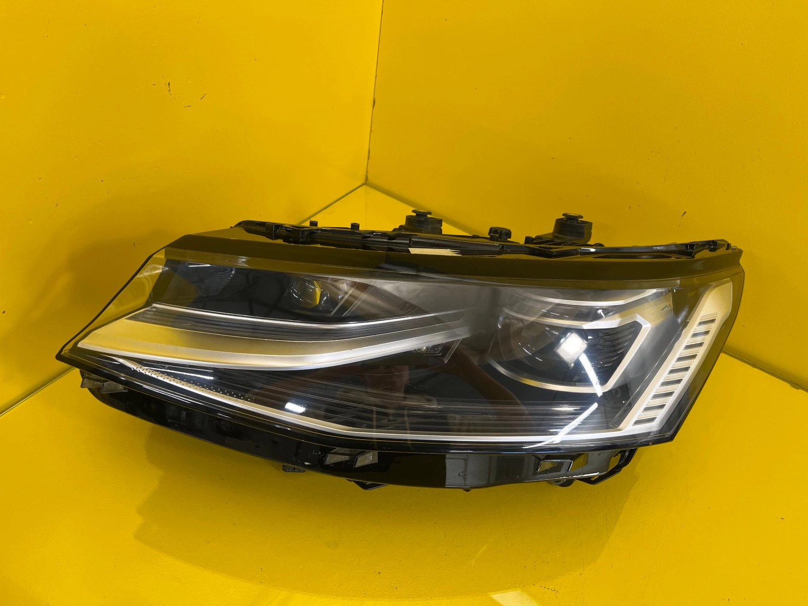 Reflektor Lampa Lewa VW Caddy 2K7 2K8 Full Led 2020- 6C1941036 Autolamps Reflektor Lampa Lewa VW Caddy 2K7 2K8 Full Led 2020- 6C1941036