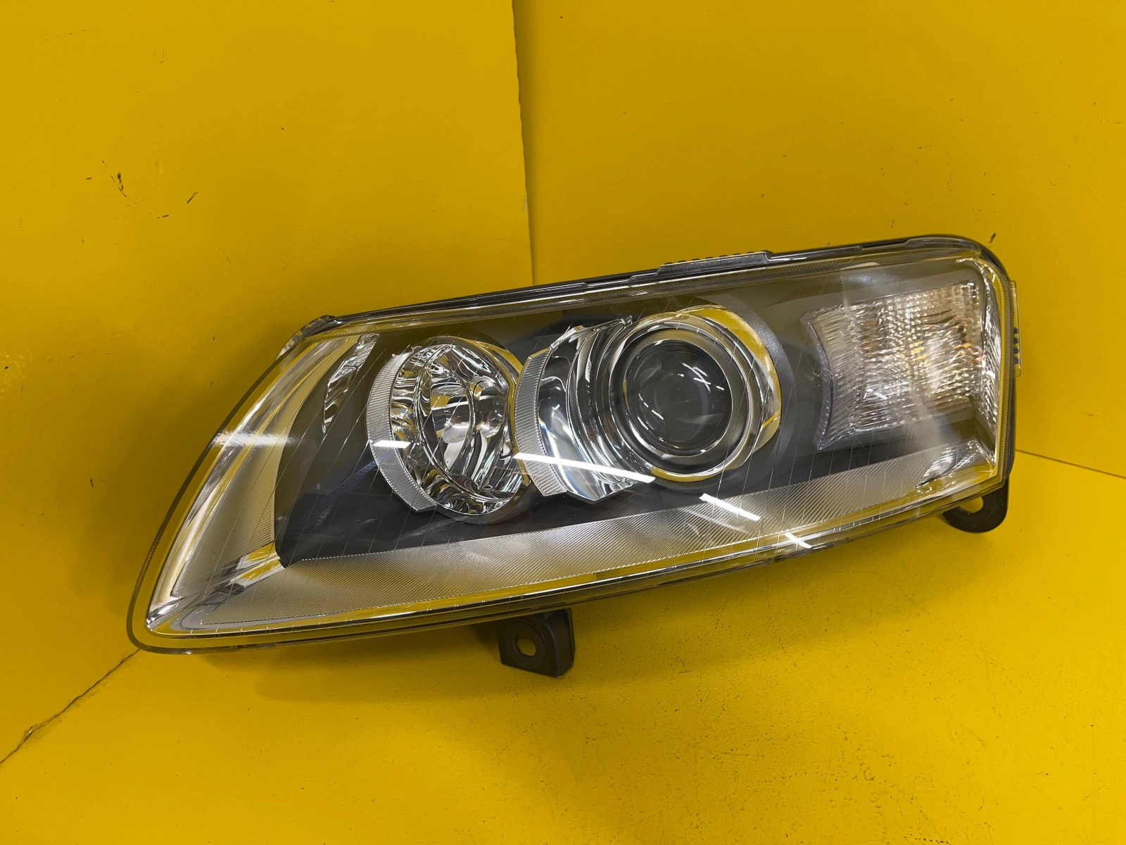 Reflektor LAMPA LEWA PRZEDNIA AUDI A6 C6 XENON 4F0941029AK Autolamps Reflektor LAMPA LEWA PRZEDNIA AUDI A6 C6 XENON 4F0941029AK