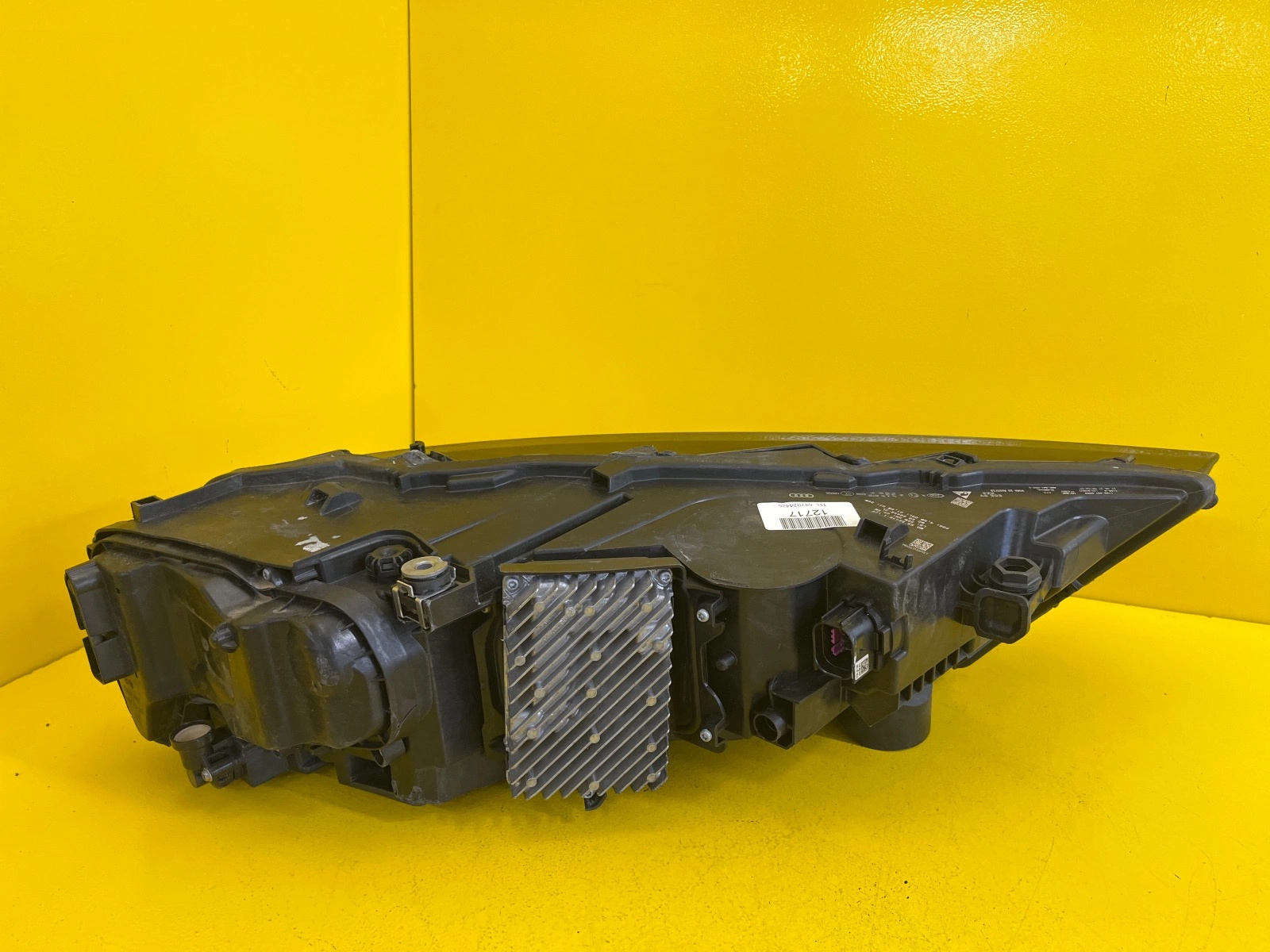 Reflektor Lampa Lewa Audi Q7 LIFT 4M0941039C Autolamps 3 Reflektor Lampa Lewa Audi Q7 LIFT 4M0941039C