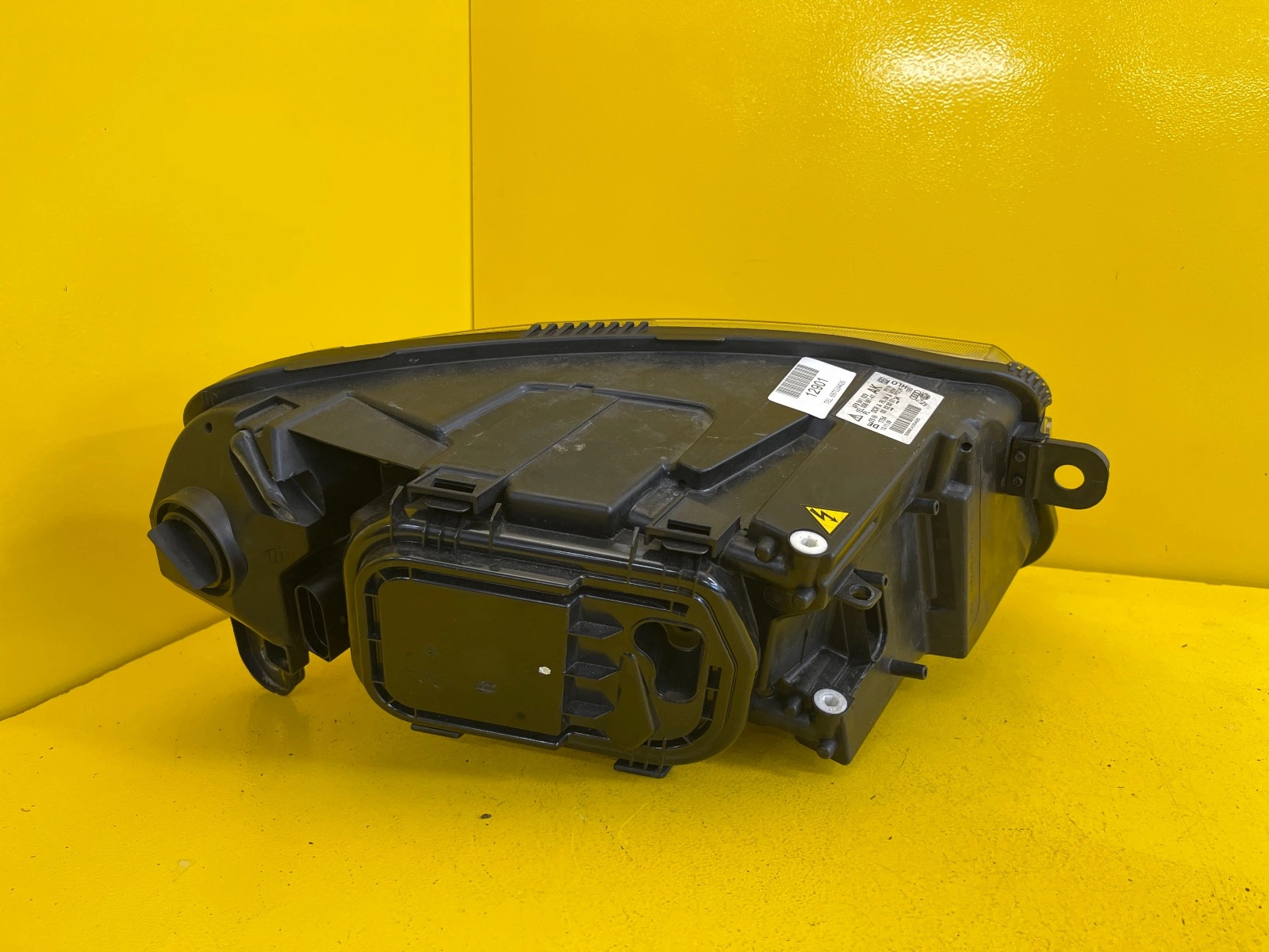 Reflektor Lampa Lewa Audi A6 C6 XENON 4F0941029AK Autolamps 3 Reflektor Lampa Lewa Audi A6 C6 XENON 4F0941029AK