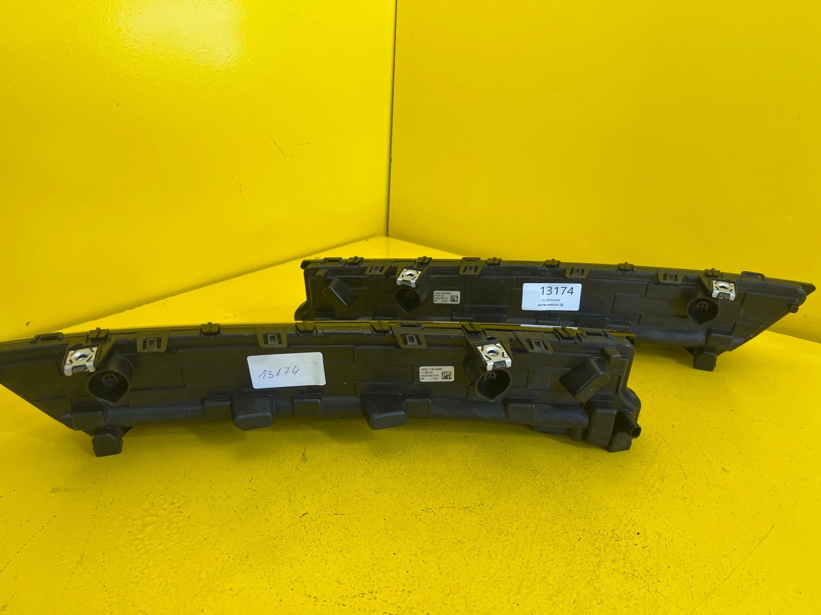 Reflektor Lampa Prawa Lewa Volkswagen T7 7T0 LED 7T0941653A Autolamps 2 Reflektor Lampa Prawa Lewa Volkswagen T7 7T0 LED 7T0941653A