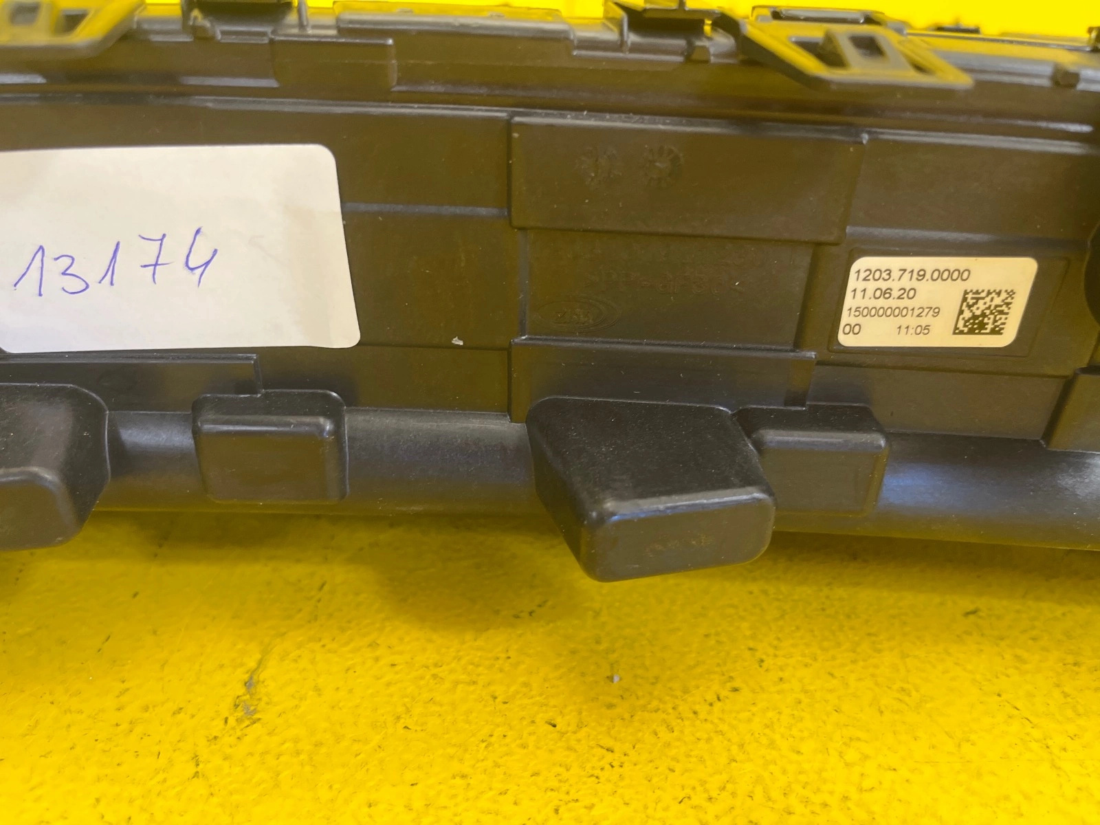 Reflektor Lampa Prawa Lewa Volkswagen T7 7T0 LED 7T0941653A Autolamps 4 Reflektor Lampa Prawa Lewa Volkswagen T7 7T0 LED 7T0941653A