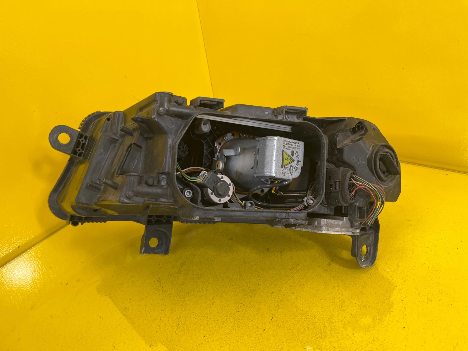 Reflektor Lampa Prawa Audi A6 C6 4F0 BI-XENON Nieskrętna Autolamps 3 Reflektor Lampa Prawa Audi A6 C6 4F0 BI-XENON Nieskrętna