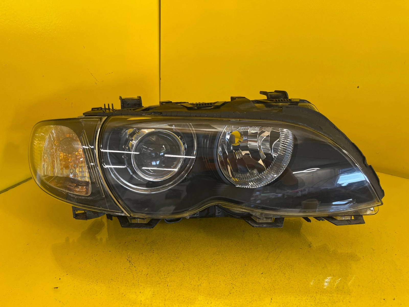Reflektor LAMPA PRAWA BMW E46 LIFT XENON 02-05 6914200 Autolamps Reflektor LAMPA PRAWA BMW E46 LIFT XENON 02-05 6914200
