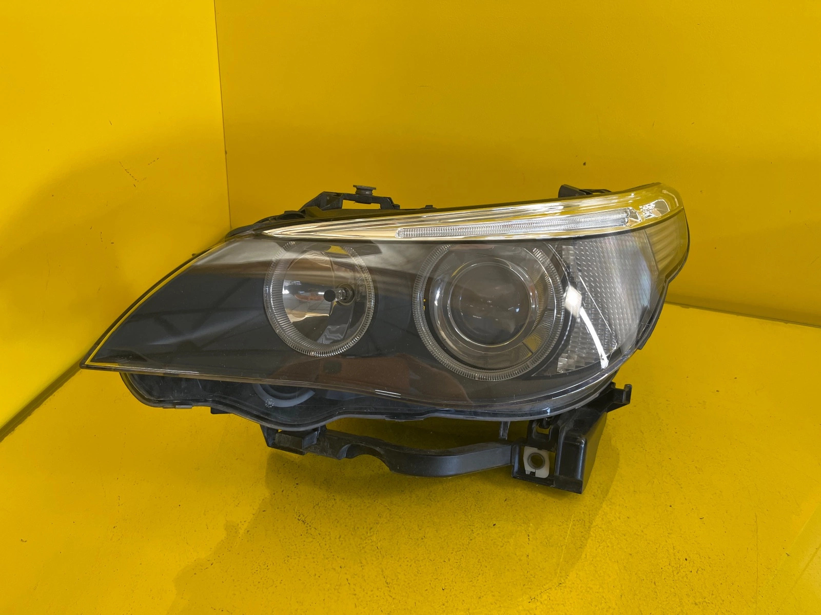 Reflektor Lampa Lewa BMW E60 E61 Xenon 03-07 Autolamps Reflektor Lampa Lewa BMW E60 E61 Xenon 03-07