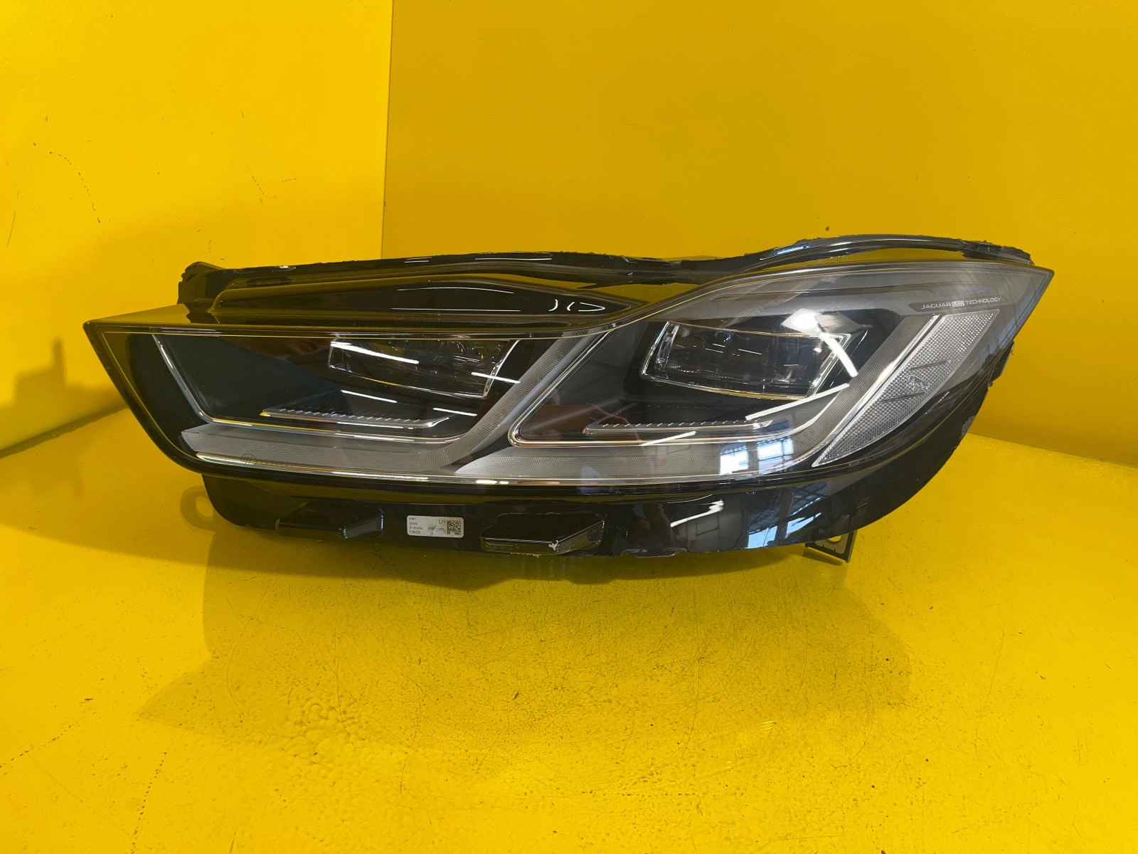Reflektor Lampa Lewa Jaguar I-PACE X590 MID LED J9D3-13W030-EC Autolamps Reflektor Lampa Lewa Jaguar I-PACE X590 MID LED J9D3-13W030-EC