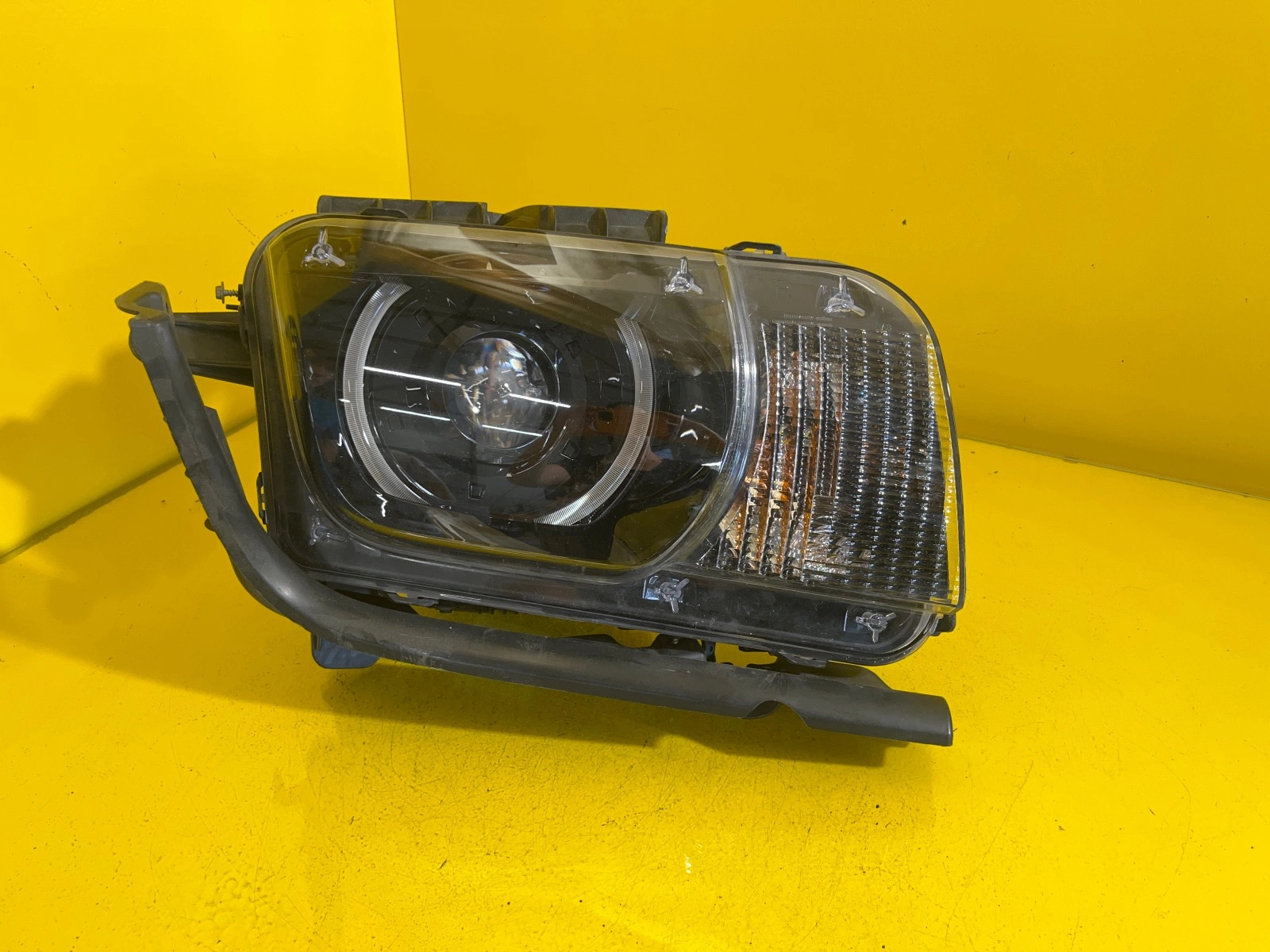 Reflektor Lampa Prawa Chevrolet Camaro 10-13 23509014 Autolamps Reflektor Lampa Prawa Chevrolet Camaro 10-13 23509014