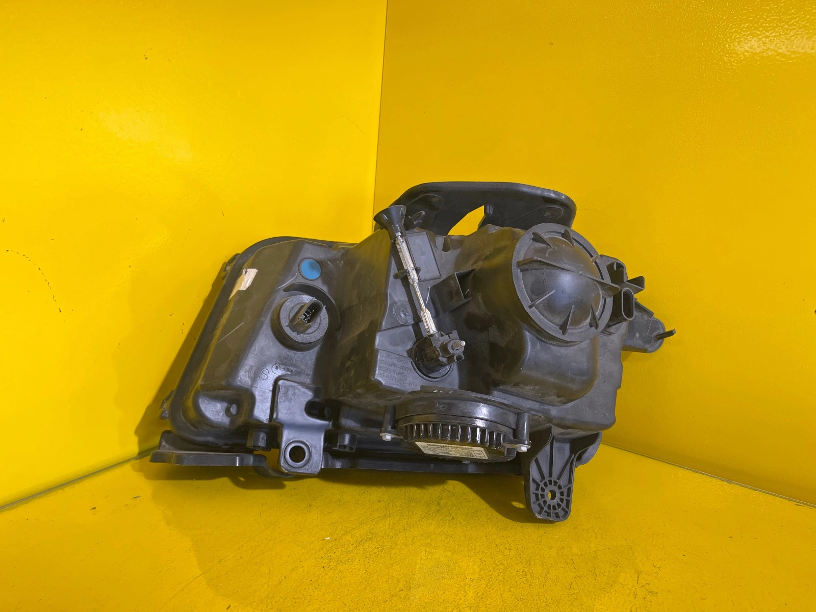 Reflektor Lampa Prawa Chevrolet Camaro 10-13 23509014 Autolamps 2 Reflektor Lampa Prawa Chevrolet Camaro 10-13 23509014