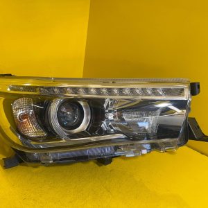 Reflektor Lampa Prawa TOYOTA HILUX FULL LED 16-21