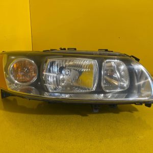 Reflektor Lampa Prawa VOLVO V70 2 II LIFT ZWYKŁA 30698836