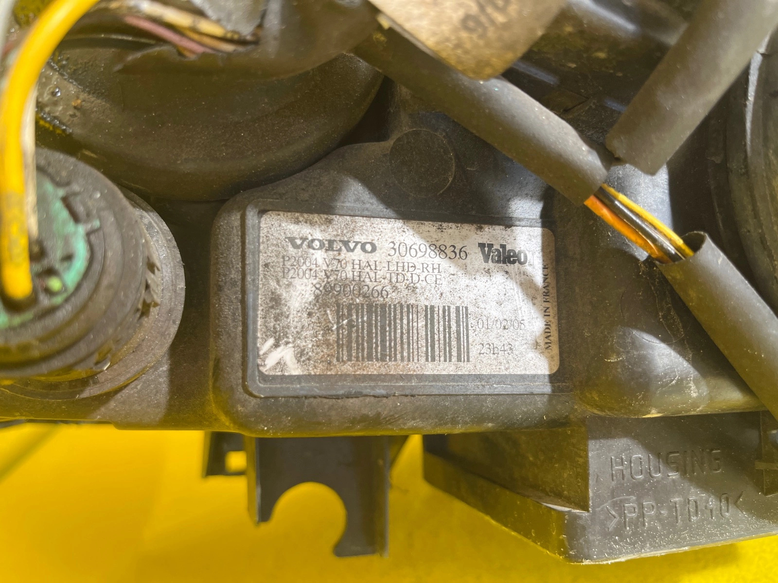 Reflektor Lampa Prawa VOLVO V70 2 II LIFT ZWYKŁA 30698836 Autolamps 4 Reflektor Lampa Prawa VOLVO V70 2 II LIFT ZWYKŁA 30698836