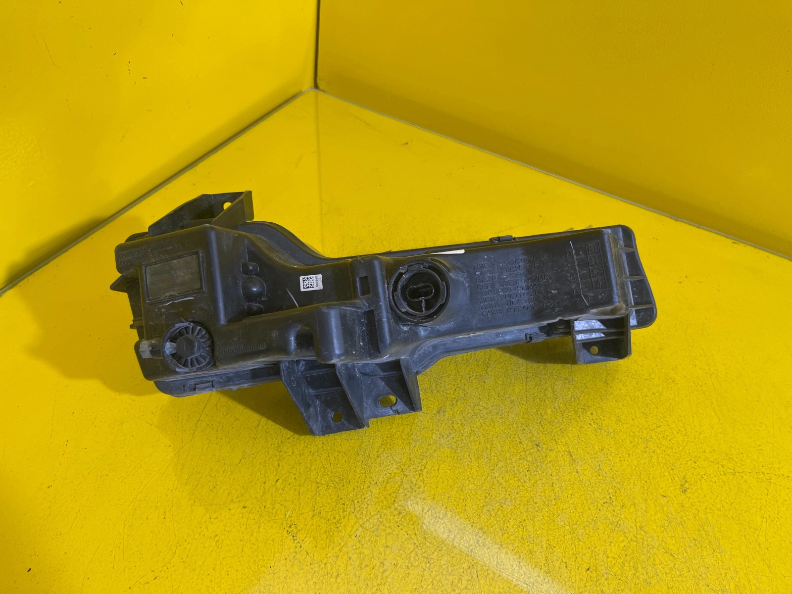 Reflektor LAMPA HALOGEN LEWA TESLA 3 Y 17+ LED DRL Autolamps 3 Reflektor LAMPA HALOGEN LEWA TESLA 3 Y 17+ LED DRL