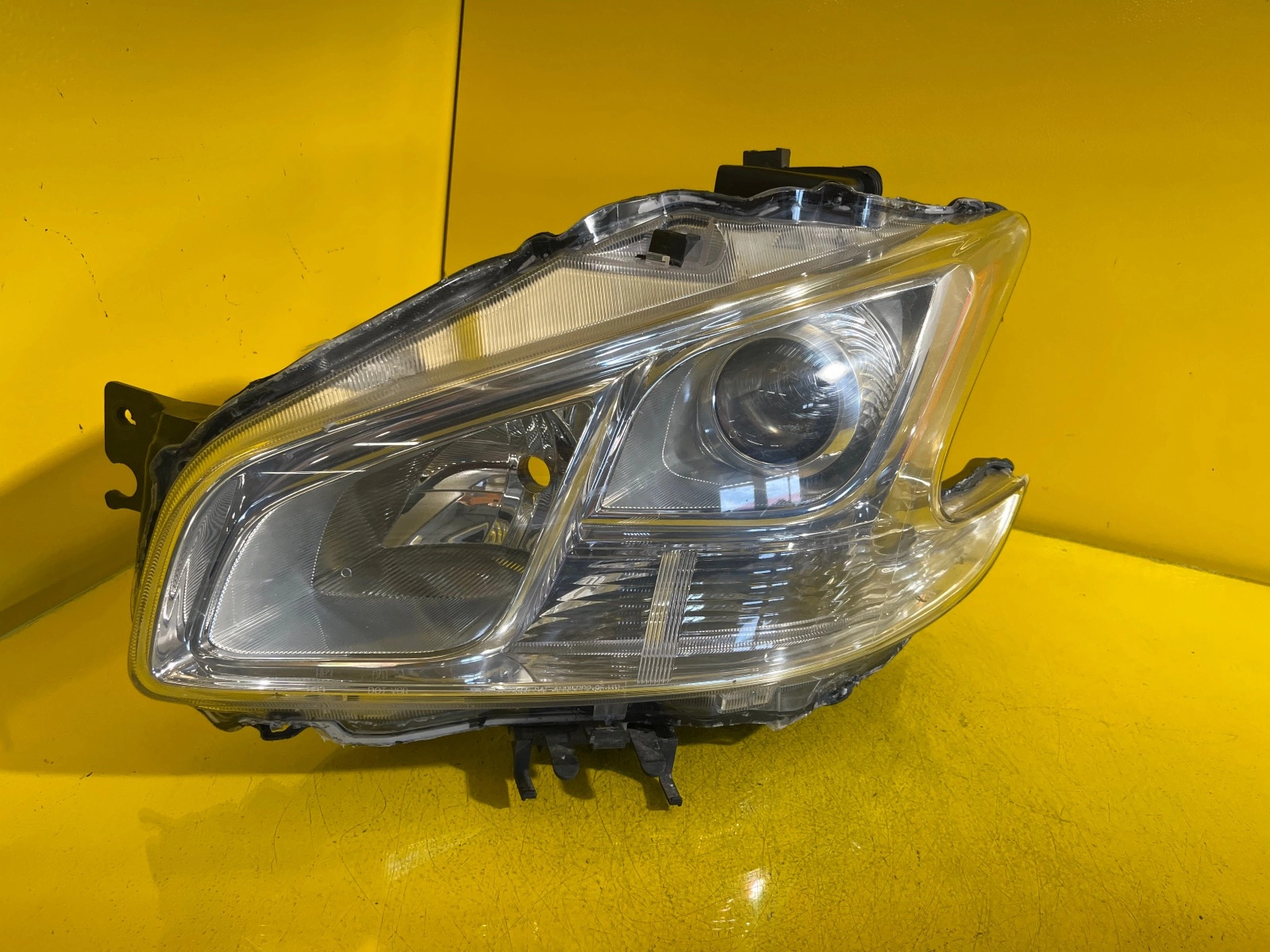 Reflektor Lampa Lewa NISSAN MAXIMA A35 2009- ZWYKŁA USA Autolamps Reflektor Lampa Lewa NISSAN MAXIMA A35 2009- ZWYKŁA USA