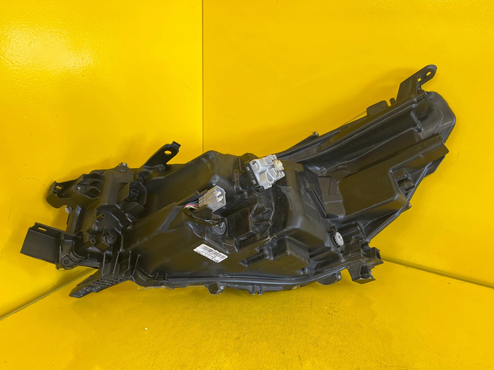 Reflektor LAMPA PRAWA PRZÓD TOYOTA HILUX VIII LIFT FULL LED Autolamps 3 Reflektor LAMPA PRAWA PRZÓD TOYOTA HILUX VIII LIFT FULL LED