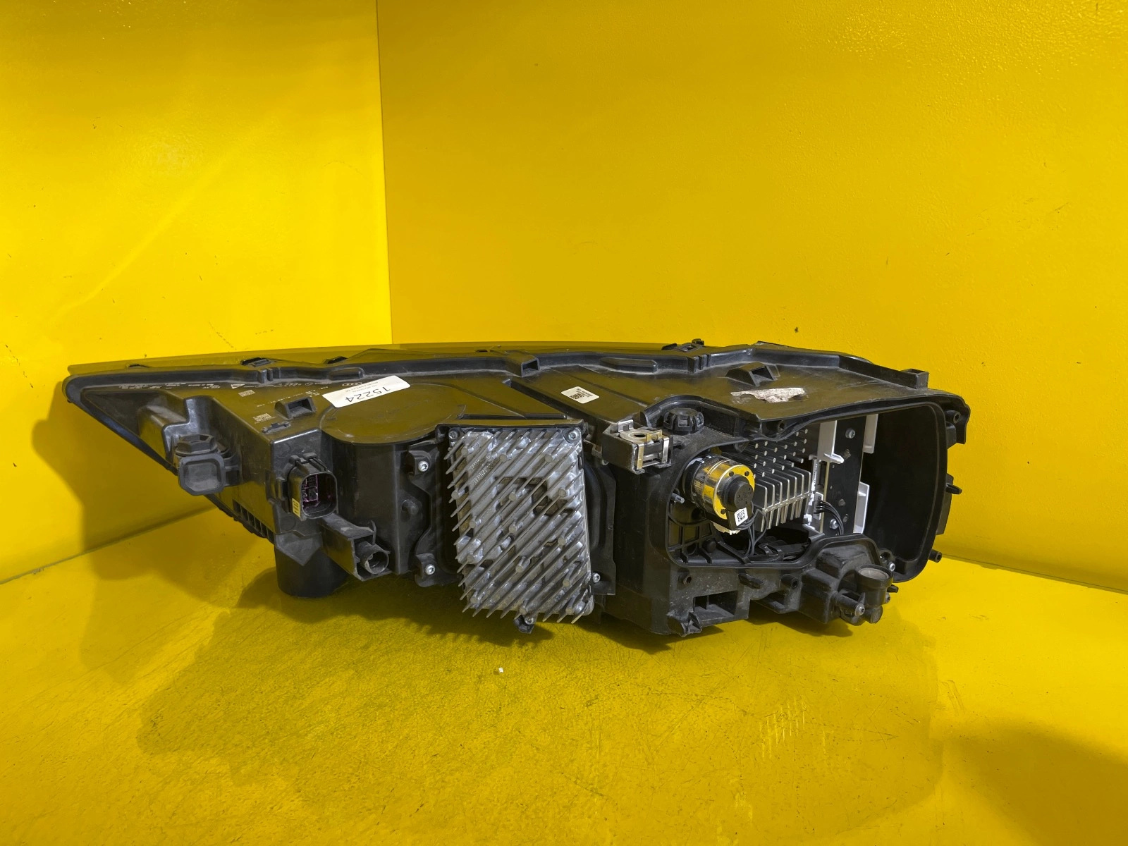 Reflektor LAMPA PRAWA AUDI Q7 4M MATRIX 4M0941040C Autolamps 3 Reflektor LAMPA PRAWA AUDI Q7 4M MATRIX 4M0941040C