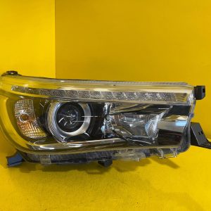 Reflektor Lampa Prawa TOYOTA HILUX FULL LED 16-21