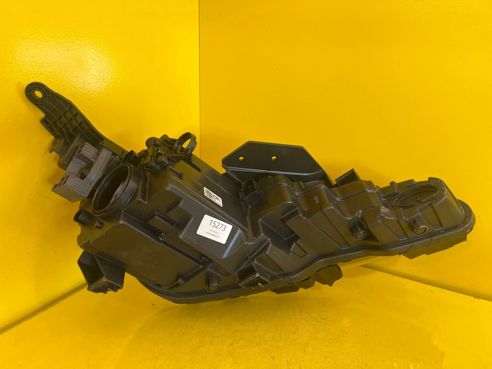 Reflektor LAMPA LEWA HYUNDAI ELANTRA 6 VI LIFT 18- SOCZEWKA Autolamps 4 Reflektor LAMPA LEWA HYUNDAI ELANTRA 6 VI LIFT 18- SOCZEWKA