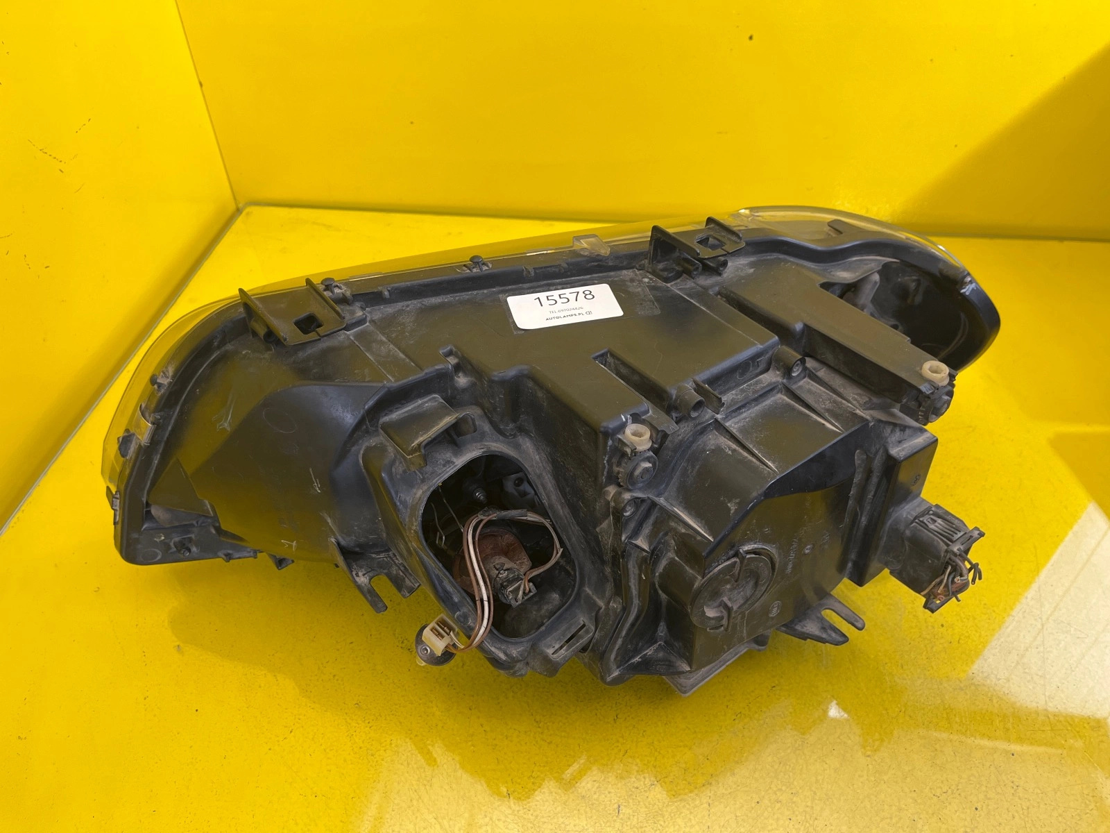 Reflektor LAMPA PRAWA BMW E46 10-13 COUPE CABRIO XENON Autolamps 2 Reflektor LAMPA PRAWA BMW E46 10-13 COUPE CABRIO XENON