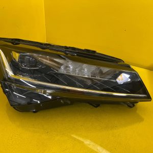 Reflektor Lampa Prawa SKODA SUPERB III FULL LED